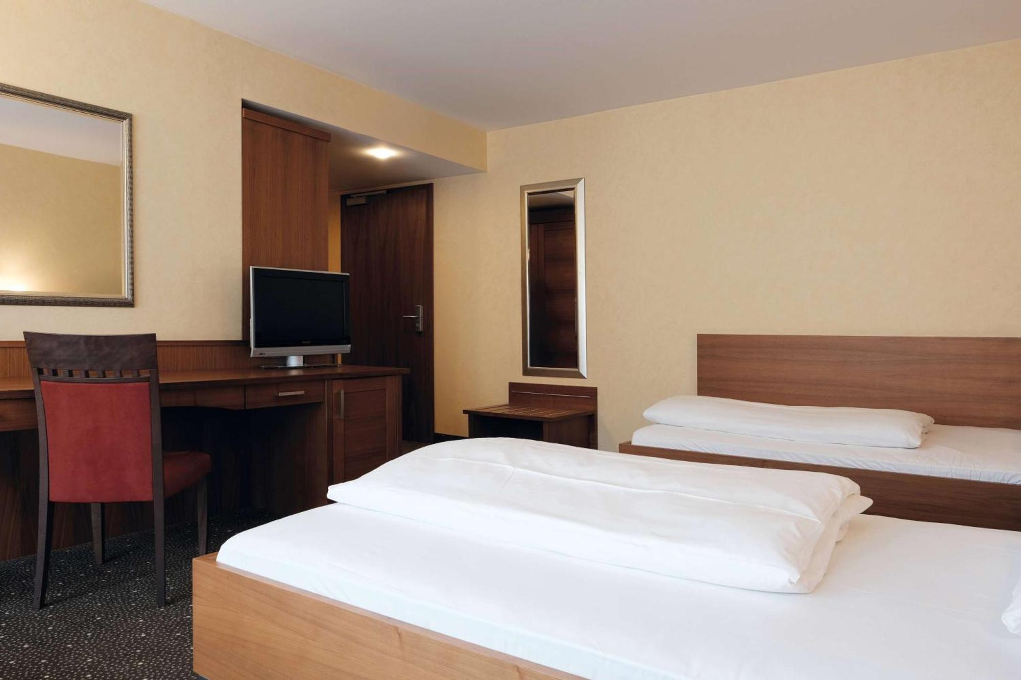 Ramada By Wyndham Duesseldorf 4*